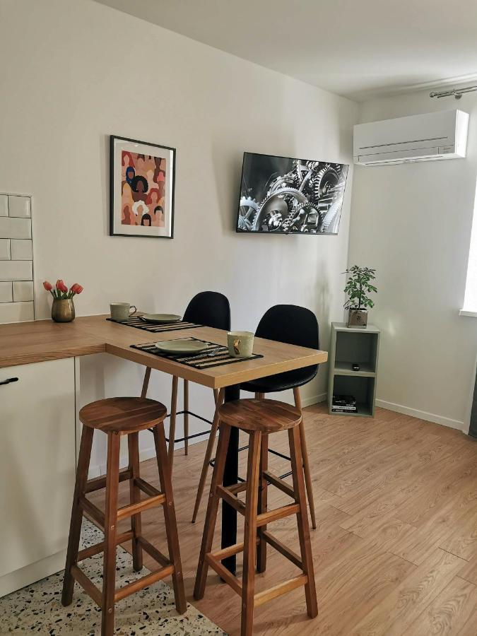 Studio Apartman Mirta I Вараждин Экстерьер фото